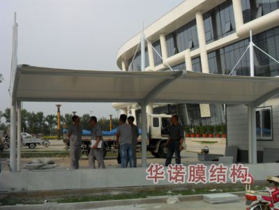 河北倉(cāng)州市獅城公園兩車(chē)棚雙挑
